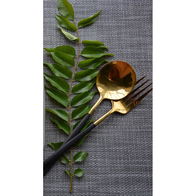 

DAUN KARI atau Daun Kare atau Curry Leaves atau Daun Temuruy