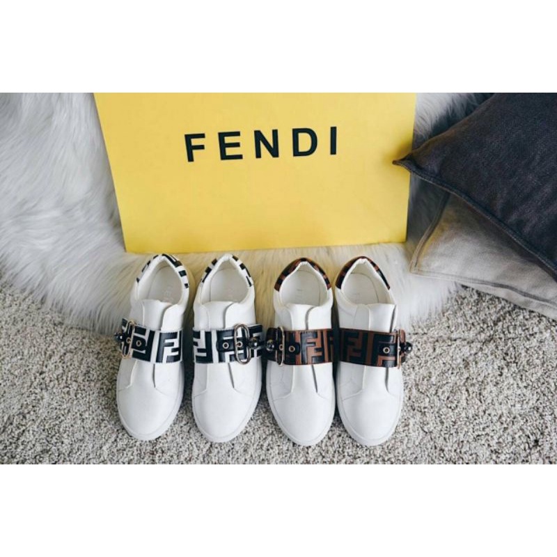 sepatuFendi