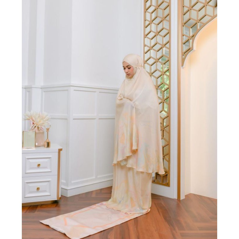 Defect Hiromi Prayer Set by Pulchragallery