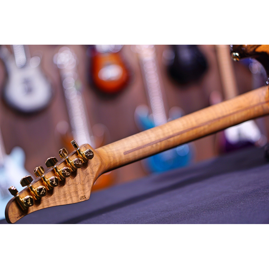 Suhr Classic Custom Black limba SSS 61649