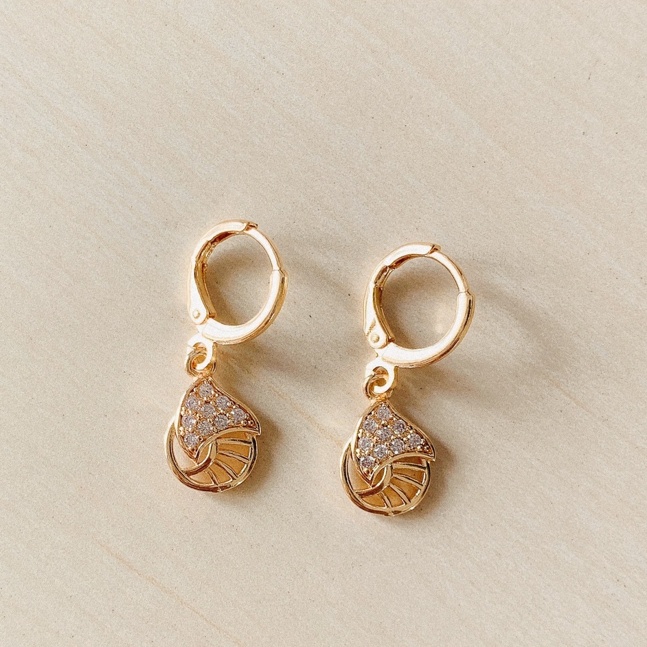 Anting / Giwang Wanita Ukiran Wayang Zirconia Gold