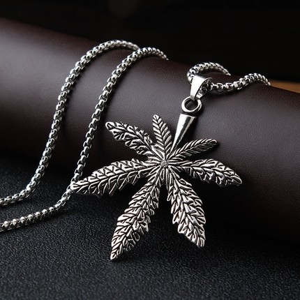 Kalung Daun maple Pria Titanium steel Anti Karat hip hop hiphop Street leaf pendant Cowok Serbaguna Pria Trendi