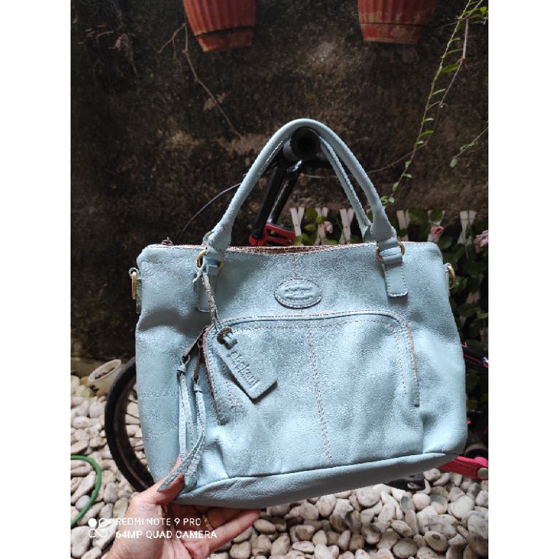 Tas Abeliane Abekani dan sepatu urban n co