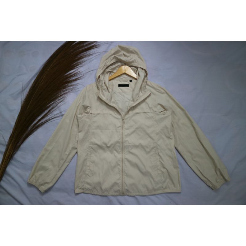 jaket running uniqlo / jaket second uniqlo original