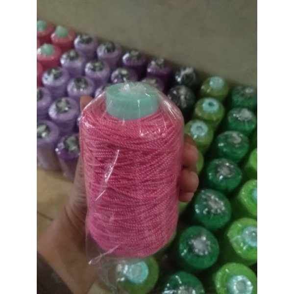 benang rajut nilon
