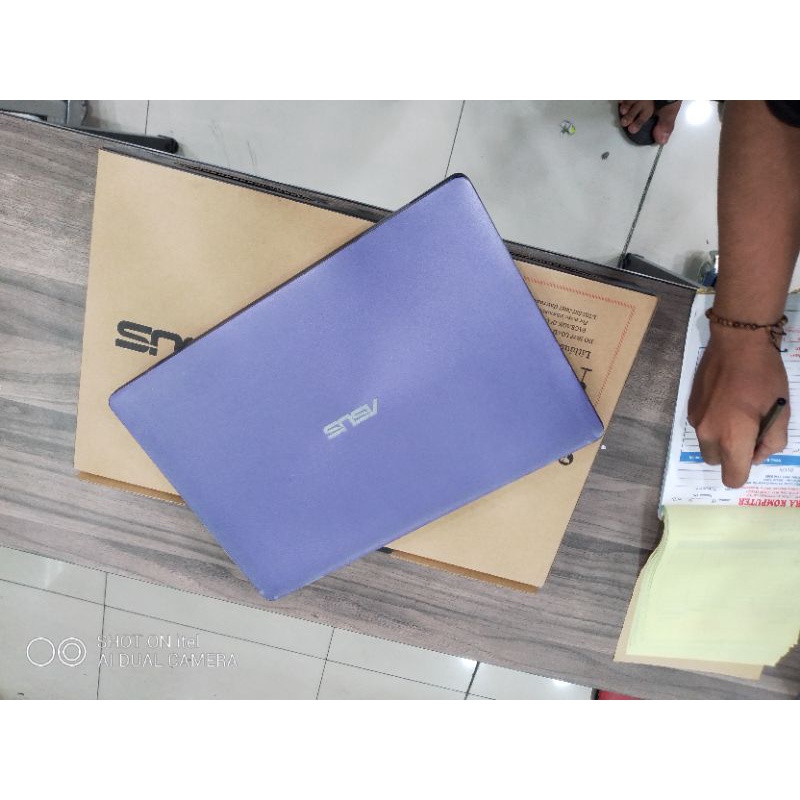 LAPTOP LEPTOP ASUS X453M RAM 4 GB HDD 500 GB SIAP PAKAI