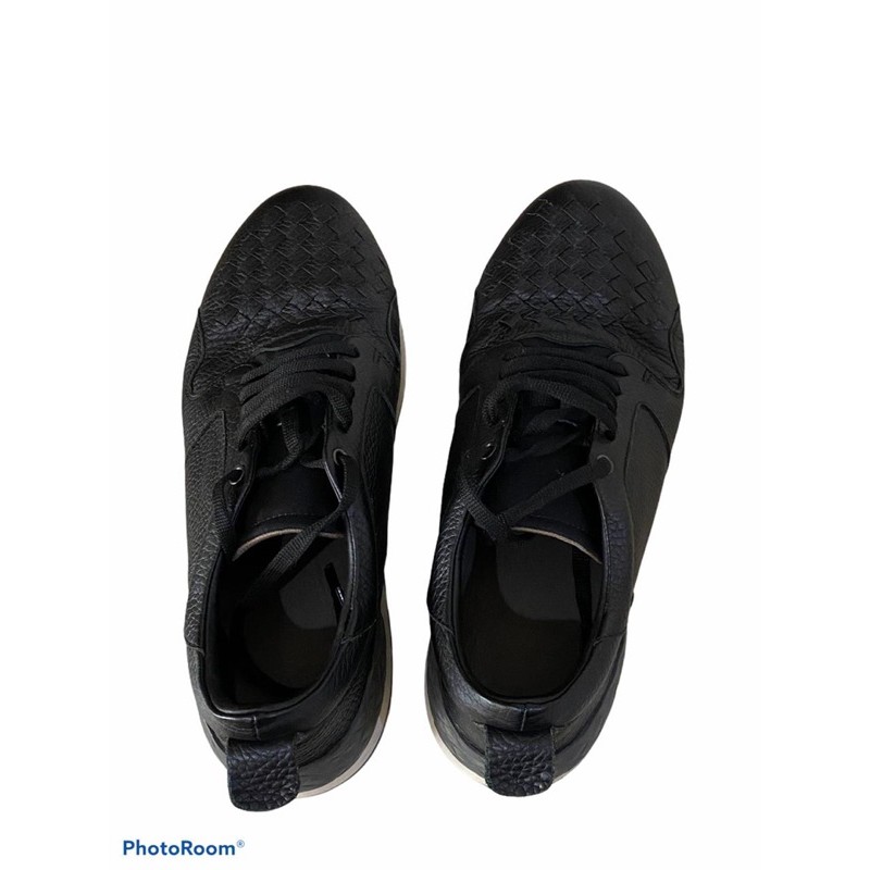 Sepatu Cowok bottega veneta-preloved