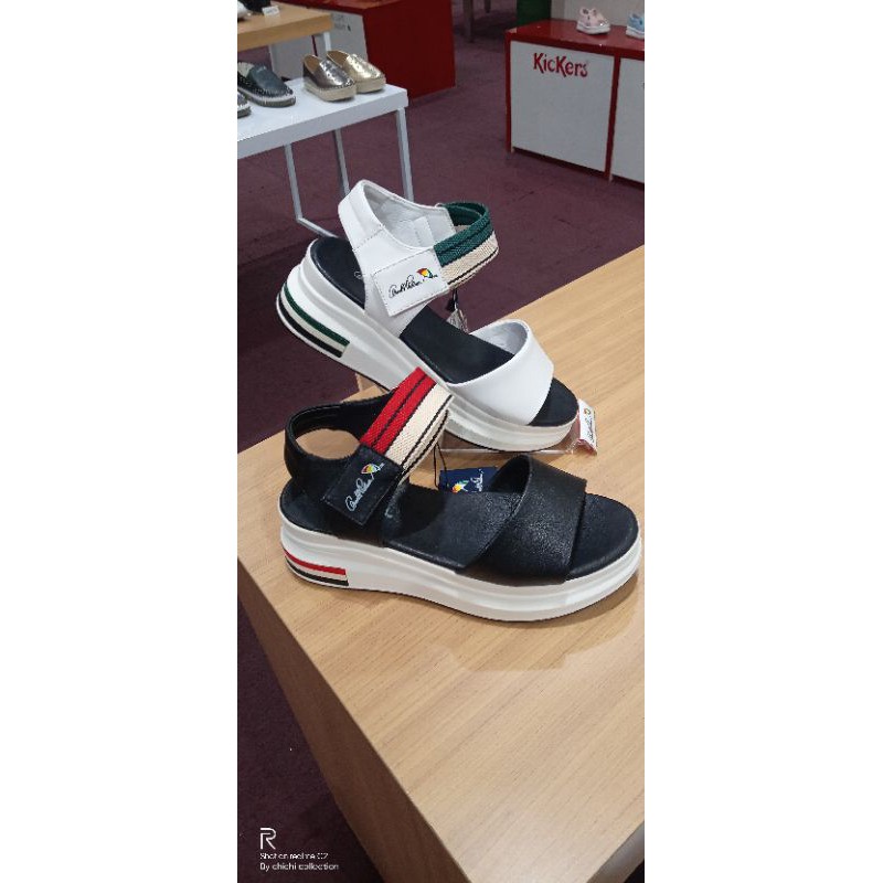 Sepatu sandal Arnold Palmer