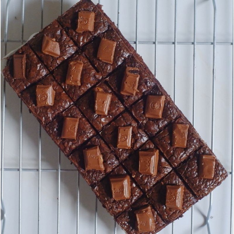 

FUDGY BROWNIES TOPING CADBURY