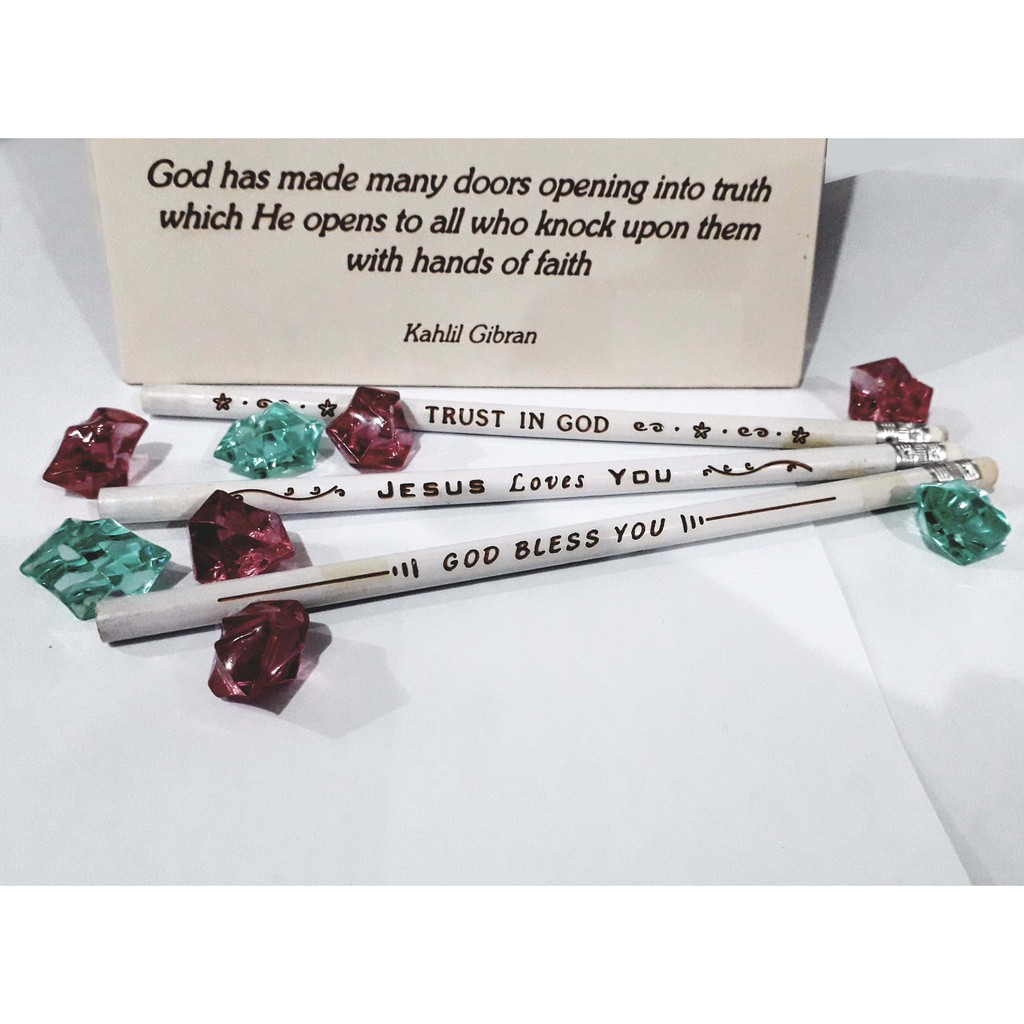 

Cuci Gudang! Paket Souvenir Pensil Kristen isi 3 (06060-06061-06063) Pigura Frame Bingkai Foto