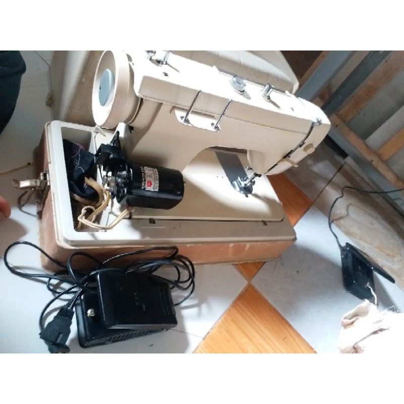 mesin jahit portable jadul bekas