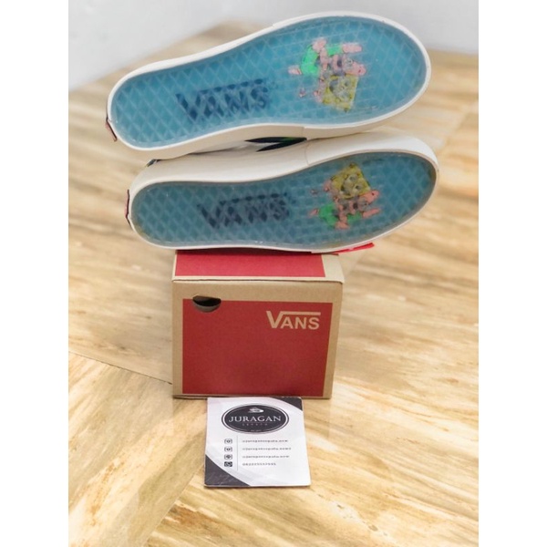 Vans Slip On x SpongeBob SquarePants