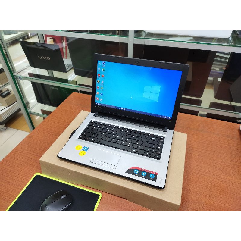 Laptop Lenovo ideapad 300 Ram 4GB HARDISK 500GB Istimewa siap pakai Laptopnya tipis