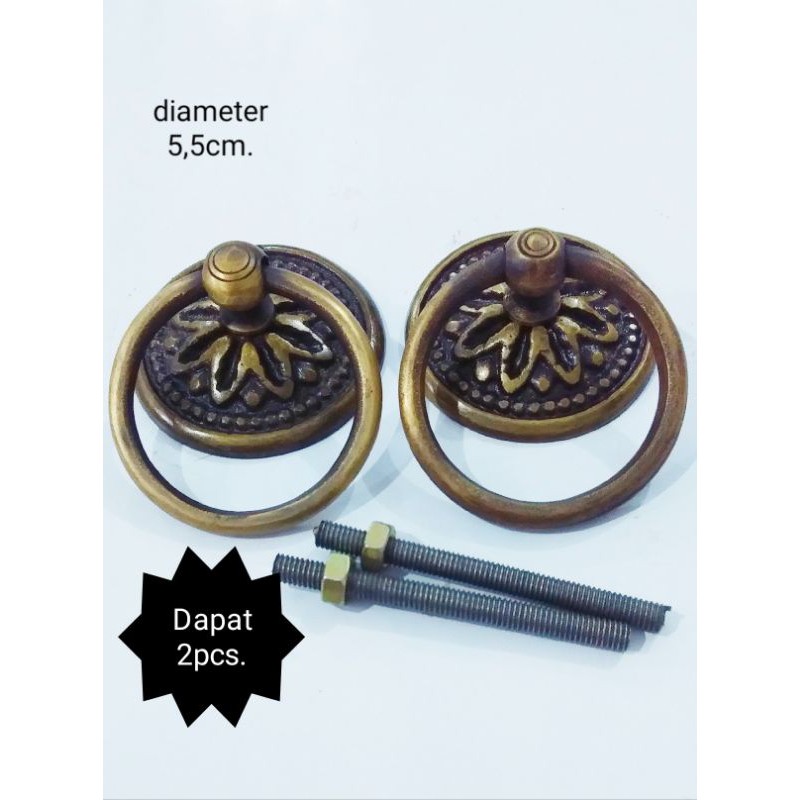 Tarikan pintu kuningan antik diameter 5,5cm.