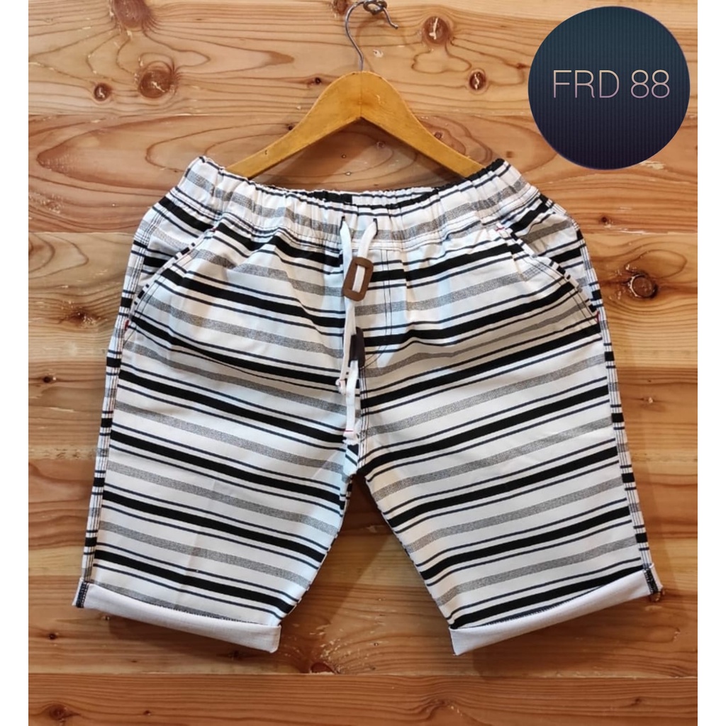 CELANA PENDEK PRIA DEWASA BYK PILIHAN MOTIF TERBARU/CELANA PENDEK DISTRO/CELANA PENDEK CHINOS /CARGO/KOREA/DISTRO CASUAL/SANTAI/PANTAI