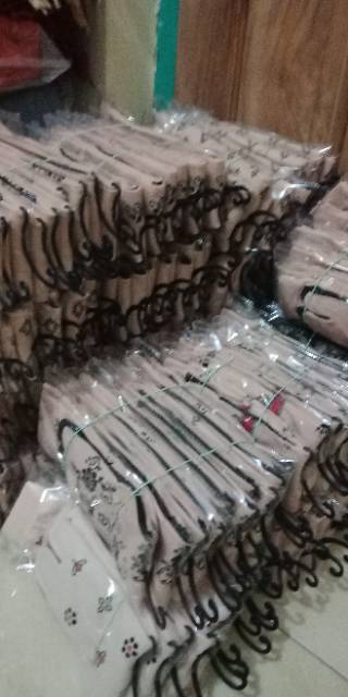 KAOS KAKI MOTIF HENNA