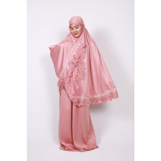 Mukena Syahnaz Lasercut Bahan Satin Velvet