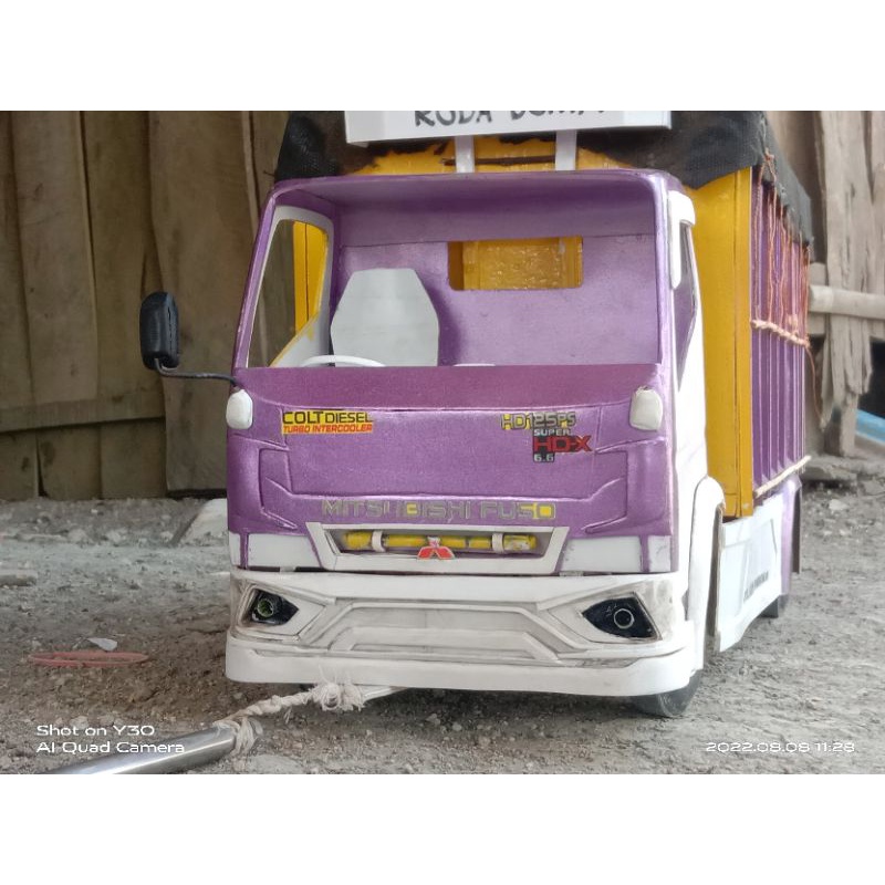 MENTAHAN MINIATUR TRUK MBOIS SKALA 12