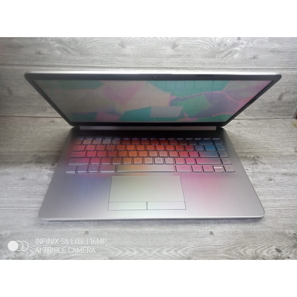 Hp 14s-dk1002au amd athlon silver 4gb 256gb ssd silver mulus