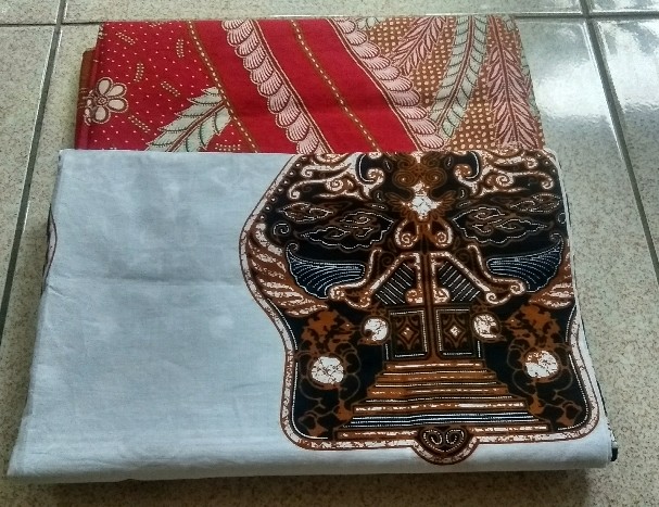 Kain Batik Solo Motif Gunungan Wayang Catur Warna Coklat Putih