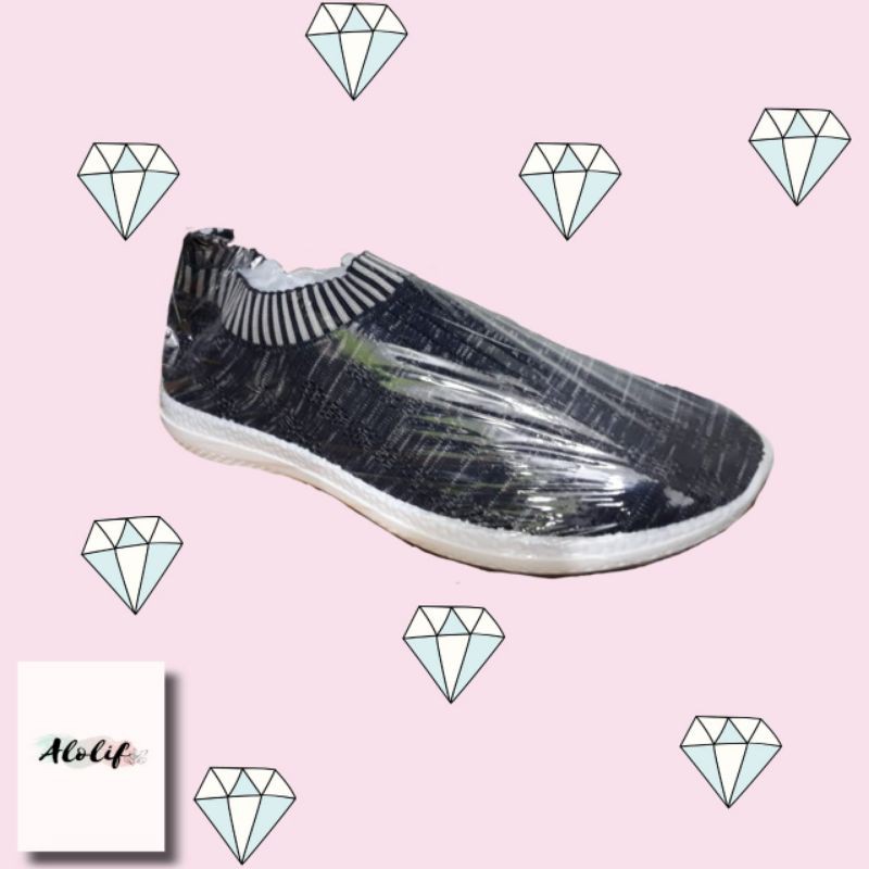 Sepatu Rajut Pria / Sneakers pria / sepatu kekinian import , fashion sepatu belbe - sepatu olahraga