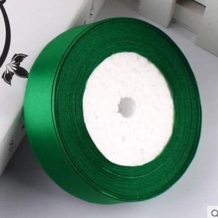 

Pita Satin Hijau 1 Roll Hiasan Natal / Imlek / Lebaran