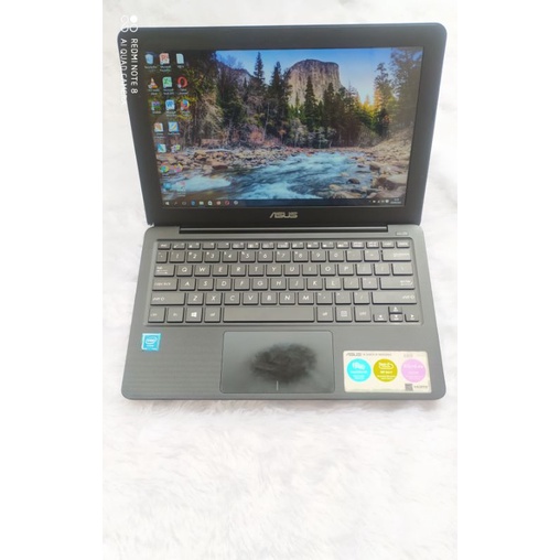 NOTEBOOK ASUS E202S,NOTEBOOK TERLARIS,NOTEBOOK MURAH,NOTEBOOK SECOND,LAPTOP MURAH