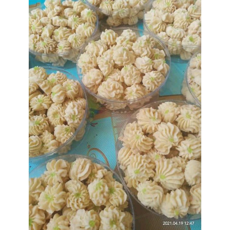 

kue sagu keju
