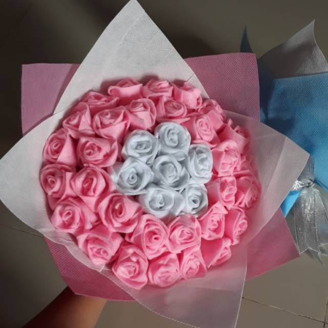 

Buket bunga ukuran M