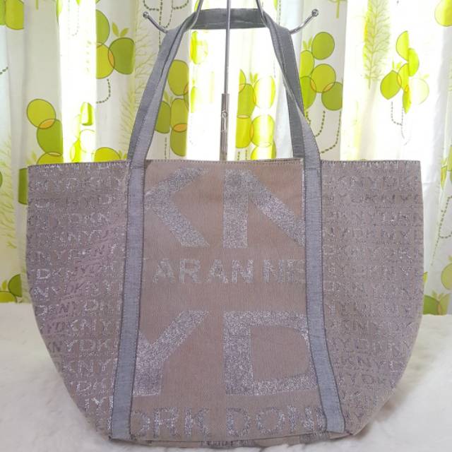 Tas DKNY