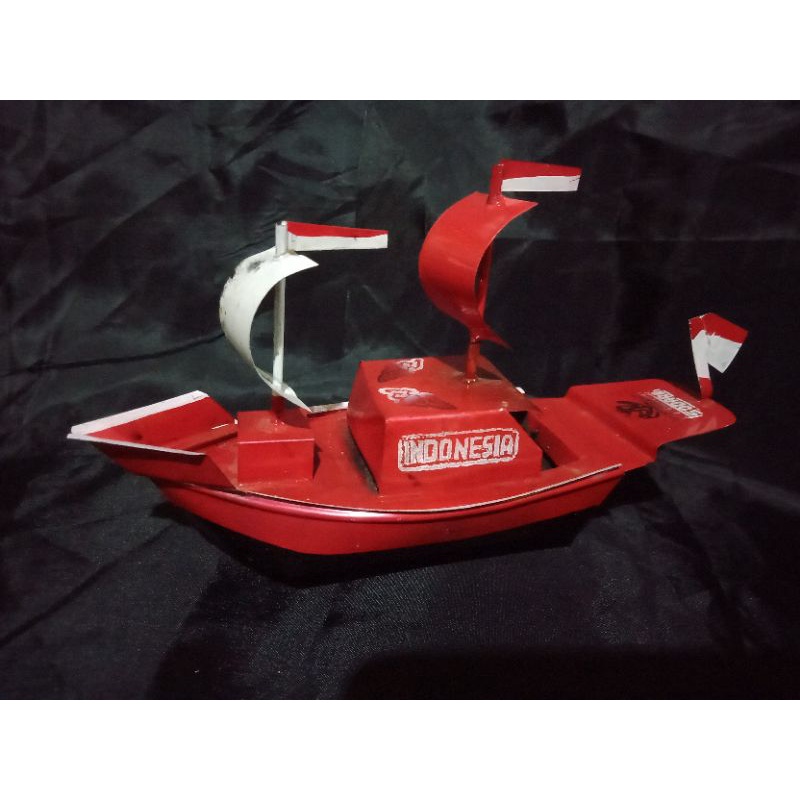 kapal Otok otok Perahu Layar 20cm