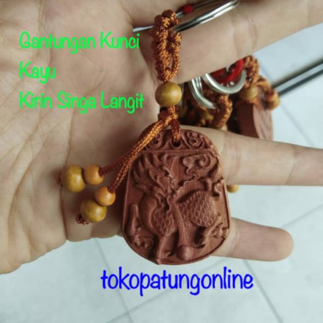 Gantungan Kunci Kirin Singa Langit Kayu