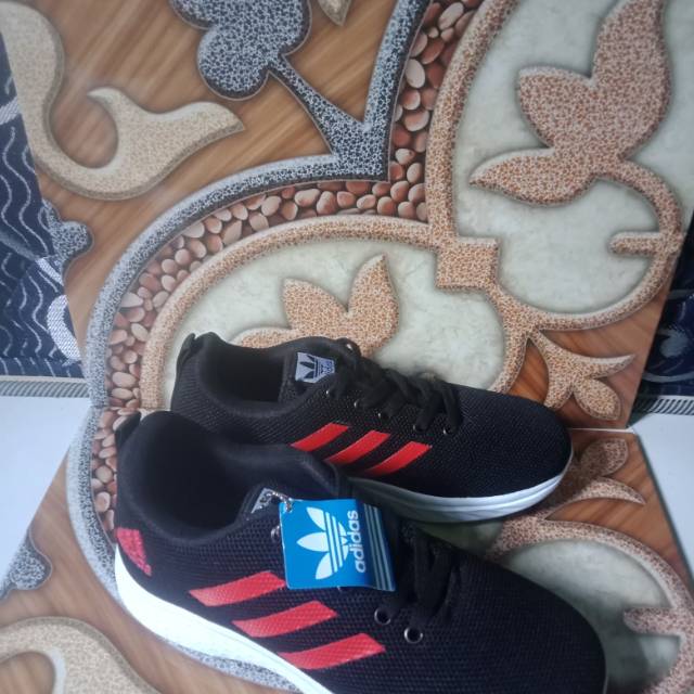 Sepatu Running Adidas Wanita