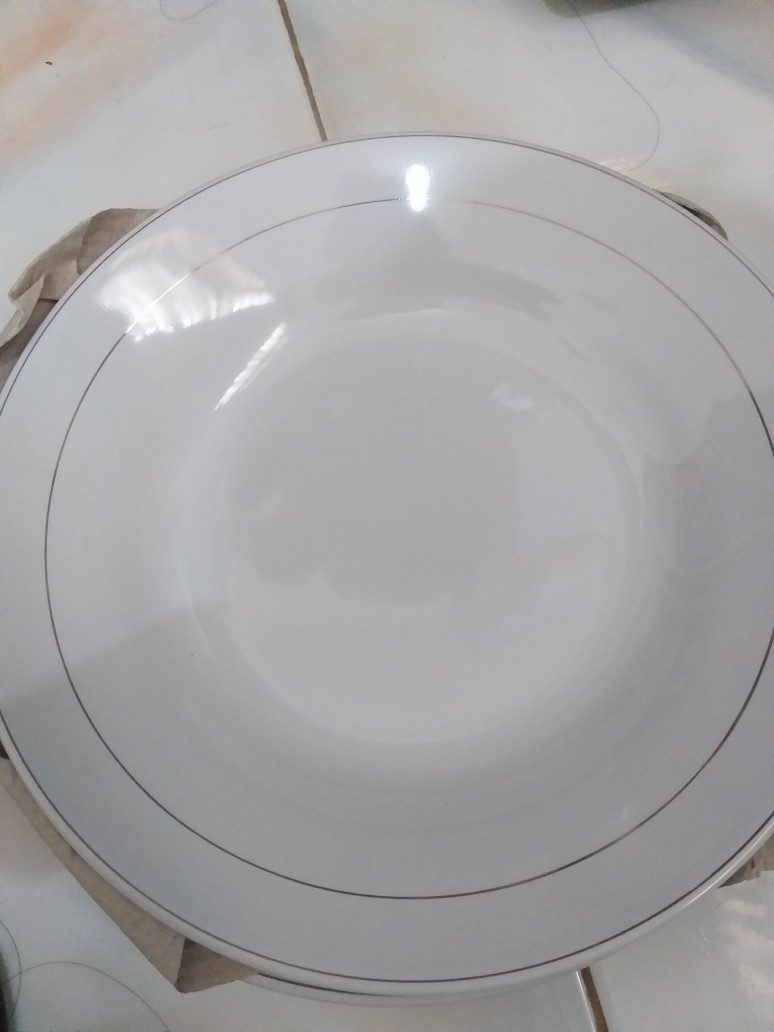 Piring Putih List Emas / Ukuran 22,5cm / Piring Makan 9