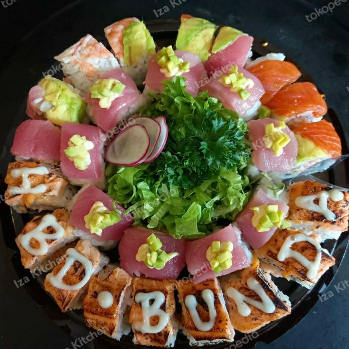Sushi kue ultah Halal/ Sushi cake mix salmon mentai/ kue ulang tahun