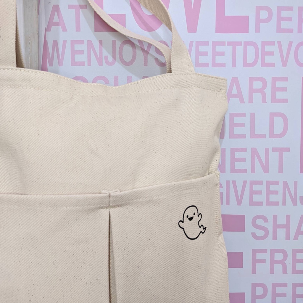 Tote Bag Kanvas Polos RAHMA GHOST dengan Resleting dan Double Saku Tambahan Di Depan: Kesederhanaan yang Bergaya