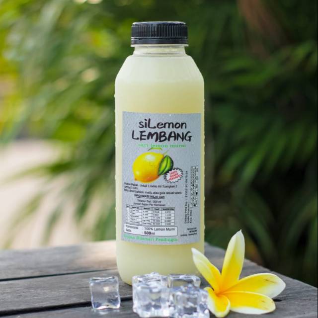 

Sari lemon 100% murni siLemon Lembang 500 ml