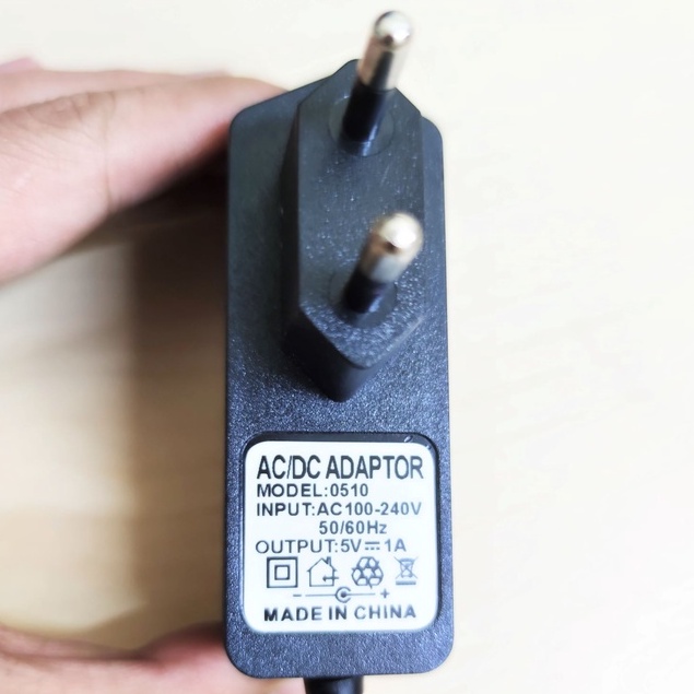 ADAPTOR UNTUK POWER TAMBAHAN USB HUB 5 VOLT - 1 AMPERE / 5V-1A