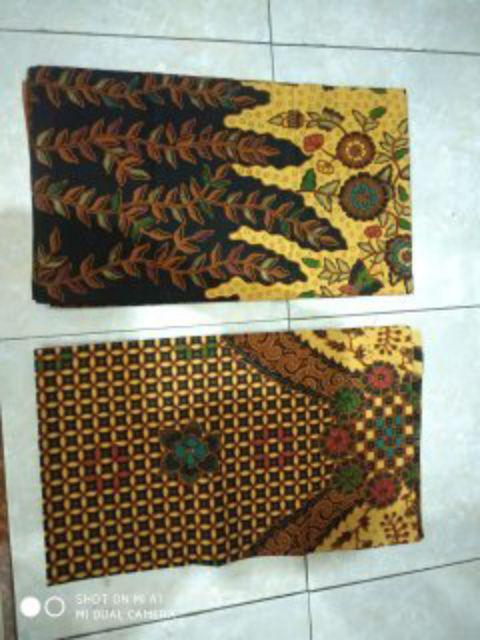 Kain Batik Solo (cabut) Motif Baratayuda Warna Dasar Hitam
