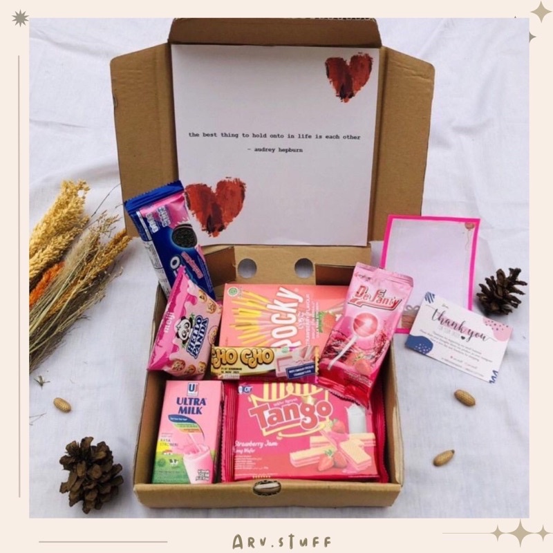 HAMPERS SNACK PINK/ Hampers Hadiah wisuda kado wedding pernikahan gift box parcel termurah hampers ulang tahun alat sholat hadiah hari raya murah viral termurah se shopee parcel alat ibadah alquran sajadah sarung