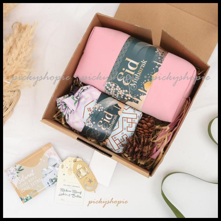 

Hampers Mukena Dan Sajadah Travel Kado Wisuda Ulang Tahun New Normal