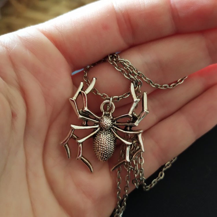 Keren vintage Spider kalung pria liontin leher aksesoris aksesoris pribadi sweater perhiasan rantai