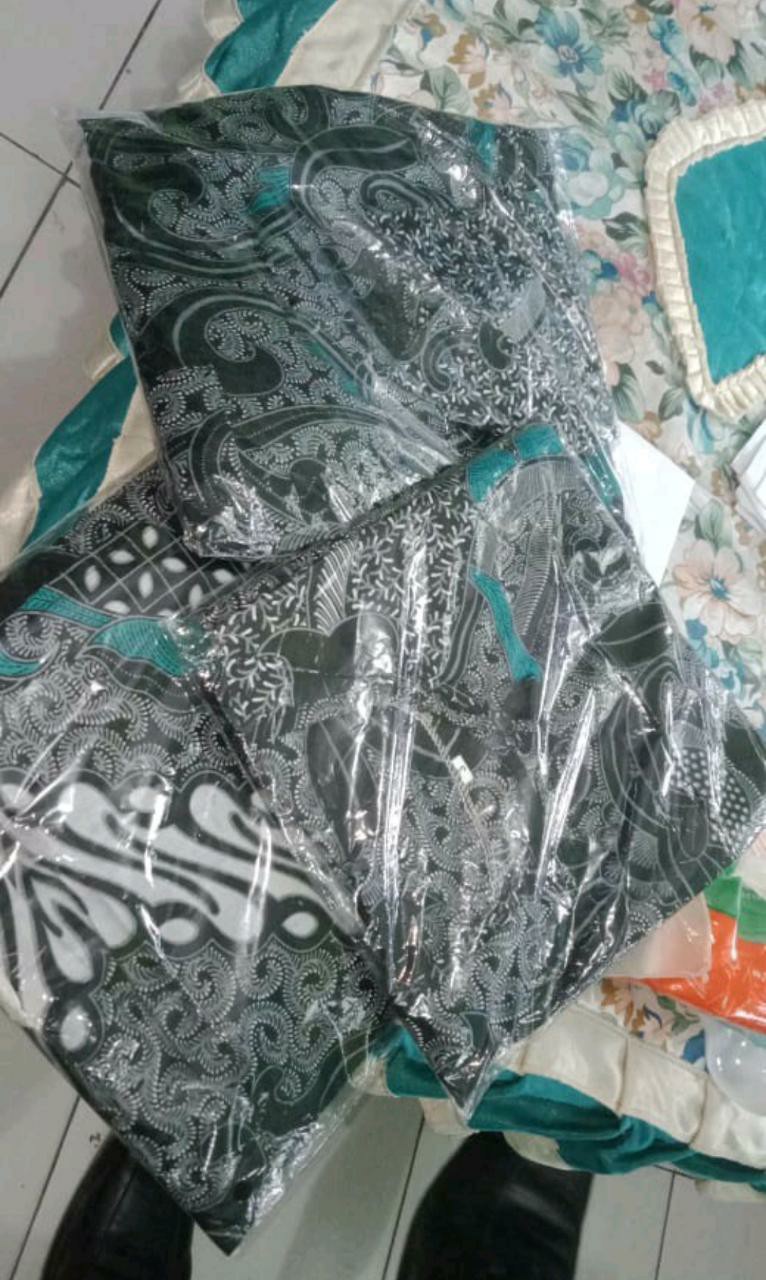 Baju Batik Couple Motif Dimensi Abu Terlaris / Sarimbit Batik / Cod