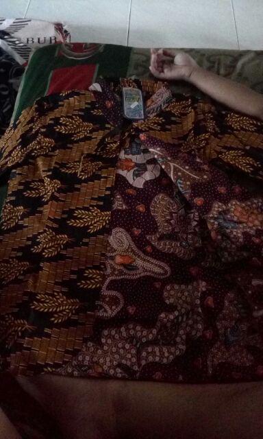 Outer Ruffle Wolfis Batik Kampus