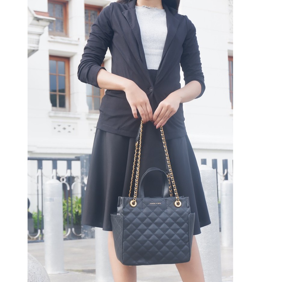 Defect Sale! Tas Handbag wanita besar Velvet Charles and Keith / Woman Cavier Quilted Big Slingbag black