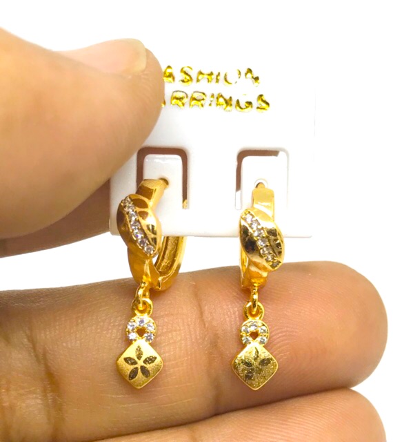 Anting wanita //anting klip juarai permata //anting permata // anting lapis emas//anting //perhiasan