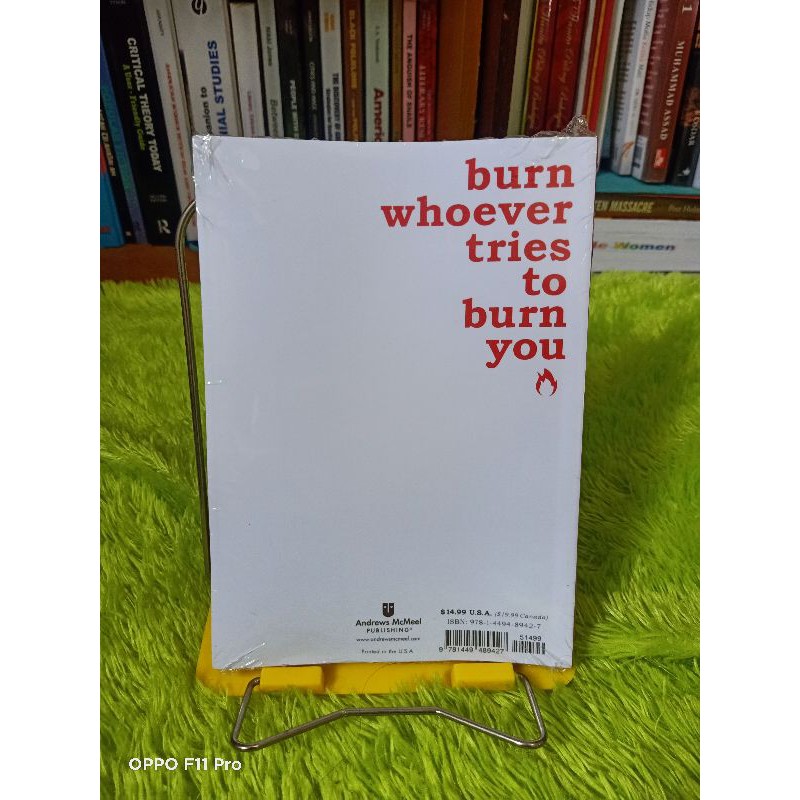 Buku Novel : The witch doesn't burn in this one - Pustaka.Utama