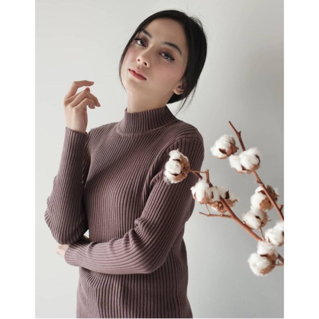 Envar Sweater - PRELOVED by official.cdcmodels