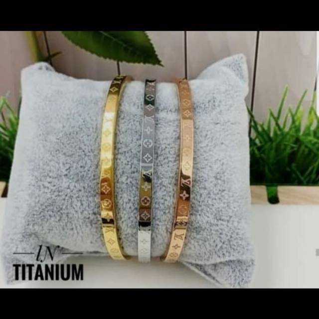 Gelang Titanium LV*