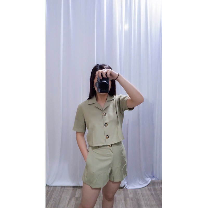 SETELAN CROP TOP WANITA SET BROOKLYN STELAN KOREA / BAJU CROP CELANA PENDEK / WANITA KEKINIAN